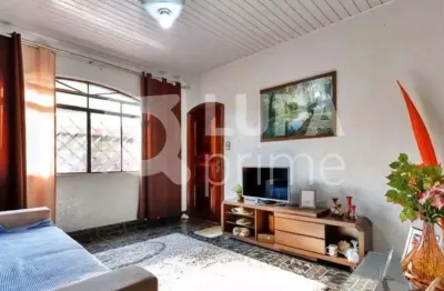 Casa com 4 quartos, 3 banheiros e 5 vagas à venda, 180 m², parque novo mundo