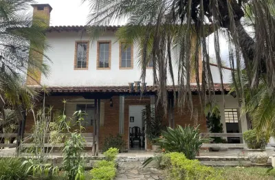 Sitio em lagoa santa com 2 piscinas, area gourmet 7 suites