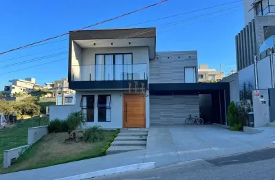 Casa 4 quartos,  piscina e gourmet condomínio toscana vespasiano