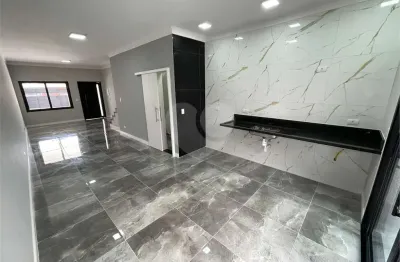 Casa com 3 quartos à venda na Rua Vitório Rochi, Vila Carrão, São Paulo