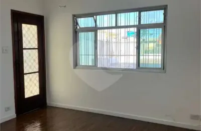 Casa com 2 quartos à venda na Rua Doutor Arnaldo Barbosa, 111, Vila Darli, São Paulo