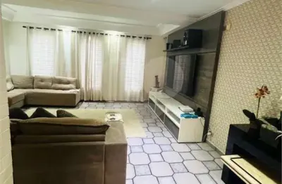 Casa com 3 quartos à venda na Rua Galeão, Vila Nova, São Paulo