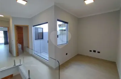 Casa com 3 quartos à venda na Rua Benedito Galvão, 70, Vila Carrão, São Paulo