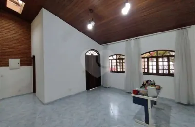 Casa comercial para alugar na Rua Urumbeba, 110, São Miguel Paulista, São Paulo