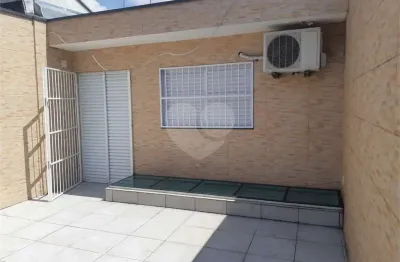 Casa com 5 quartos para alugar no Parque São Lucas, São Paulo 