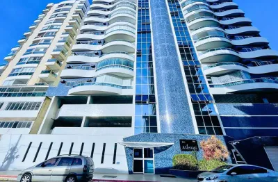 Apartamento a venda na praia do morro de primeiro andar finamente mobiliado