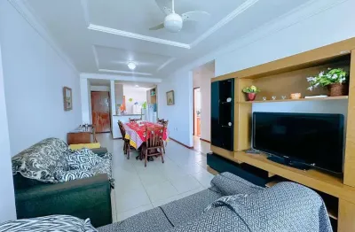 Apartamento mobiliado na praia do morro – 3 quartos em prédio frente mar!