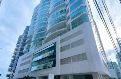 Luxo e conforto no final da praia do morro – 3 quartos, 2 vagas e lazer completo!