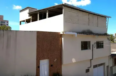 Casa ampla com piscina exclusiva e terraço privativo em guarapar