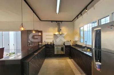 Casa com 3 quartos à venda na Rua Geraldo Serrano, 2096, São José, Divinópolis