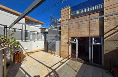 Cobertura triplex à venda no centro, com área gourmet, churrasqueira, ducha e ár