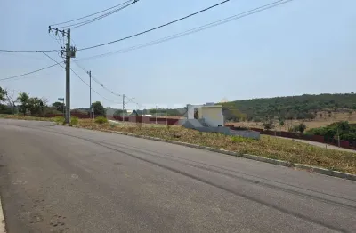 Terreno em condomínio horizontal de 923,91 m² com toda infraestrutura