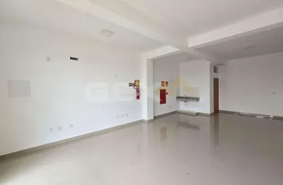 Loja de 47m² com cozinha e banheiro no bairro liberdade