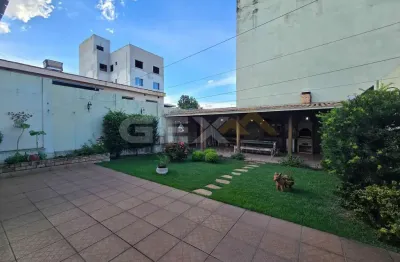 Casa com 3 quartos à venda na Rua José Bonifácio, 111, Porto Velho, Divinópolis