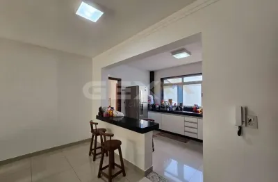 Apartamento à venda no antônio fonseca com duas áreas privativas.