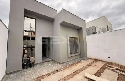 Casa à venda no bairro fabio notini, 3 quartos sendo 1 suíte.