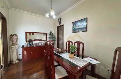 Apartamento à venda no centro, 3 quartos sendo 1 suíte e 1 vagas.