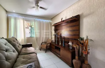 Casa à venda no bairro Jardim das Acácias, 3 quartos sendo 1 suíte e terraço.