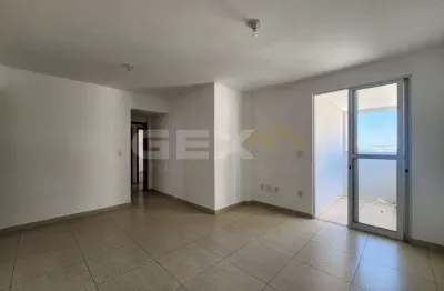 Apartamento à venda no centro, 3 quartos sendo 1 suíte.