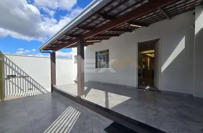 Casa à venda no bairro quintino, 3 quartos, 1 suíte e espaço gourmet.