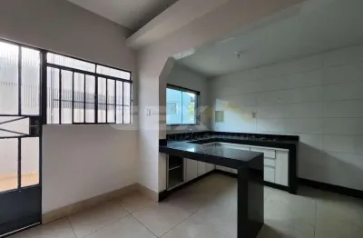 Casa à venda no esplanada, 3 quartos, 1 suíte, área gourmet e 6 vagas.
