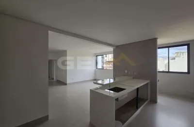Apartamento à venda no centro, 3 quartos, 1 suíte e 4 vagas.