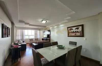 Apartamento à venda no centro, 3 quartos, 1 suíte e 1 vaga.