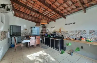 Casa à venda no bairro davanuze, 2 quartos e espaço gourmet.