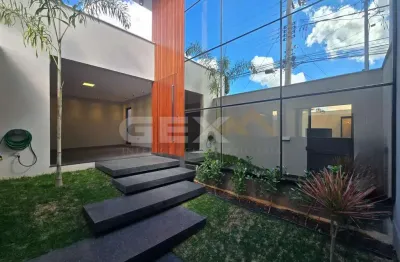 Casa à venda no bairro Belvedere, 3 quartos, 1 suíte com closet e 2 vagas.