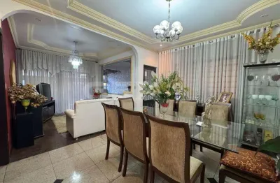 Casa com 3 quartos à venda na Rua Petrópolis, 791, Alvorada, Divinópolis