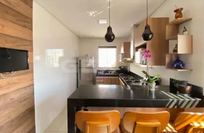 Casa à venda no bairro Itaí, 3 quartos, 1 suíte, espaço gourmet e 2 vagas.