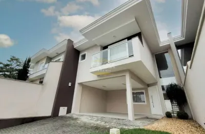 Casa com 3 quartos para alugar no Glória, Joinville 