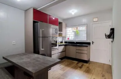 Sobrado geminado no floresta com 2 quartos para locação, 65 m²