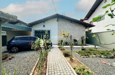 Casa com 3 quartos à venda no Saguaçu, Joinville 