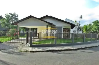 Casa com 3 quartos à venda no Bom Retiro, Joinville 