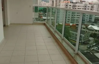 Excelente apartamento no condomínio grand valley na rua dr paulo cesar 137 em icaraí.