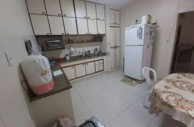 Ótimo apartamento na rua ator paul gustavo 137 no miolo de icaraí, andar alto, sol da manhã, silênci