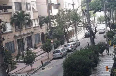 Excelente apartamento na rua osvaldo cruz em icaraí de frente para a rua