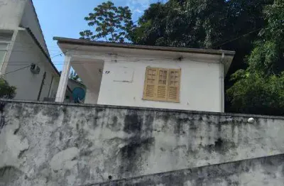 Casa de 2 quartos sala , cozinha , banheiro em santa rosa.