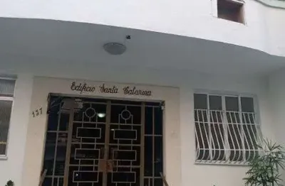 Ótimo apartamento na rua ator paulo gustavo 157 ao lado da padaria e confeitaria beira mar.