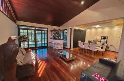 Vendo ampla casa duplex localizada no miolo de são francisco