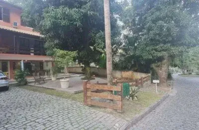 Excelente casa no condomínio ubá 2 em várzea das moças - niterói - rj