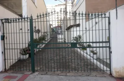 Excelente casa em vila super bem localizada  na rua professor otacílio em santa rosa - niterói