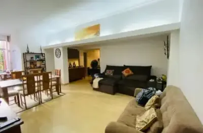 Excelente Apartamento Duplex na Esquina da Praia no Ingá em Niterói