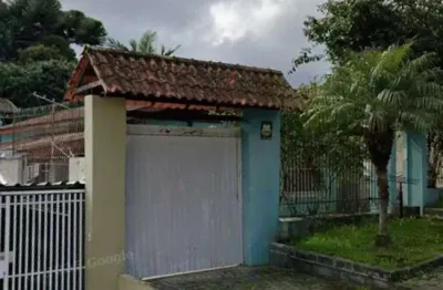 Casa para Venda em Curitiba, Santa Quitéria, 3 dormitórios, 2 banheiros, 4 vagas