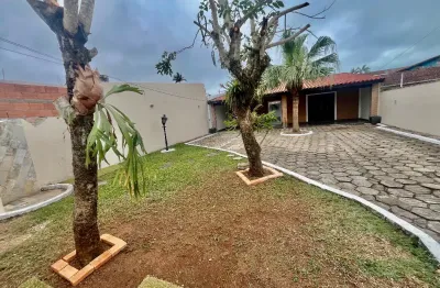 Linda casa com 3 quartos, 2 wc, para locação em caraguatuba-sp
