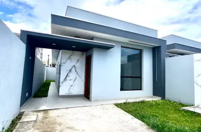 Linda casa em caraguatatuba-sp com 2 quartos, 1 suíte  e duas vagas