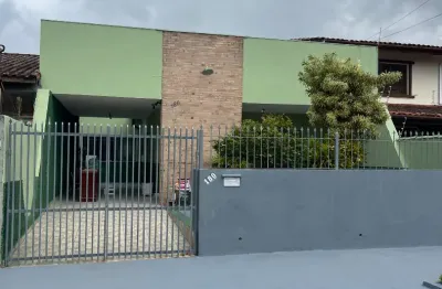 Linda casa no jardim primavera em caraguatatuba-sp com 3 quartos, 3 banheiros