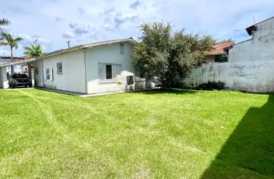 Linda casa no indaiá- aruan em caraguatatuba—sp com 3 quartos, 2 banheiros