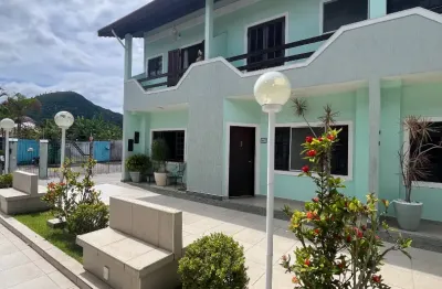 Lindo Sobrado com 2 quartos, 2 banheiros, piscina em Caraguatatuba-SP